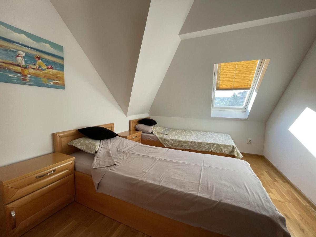 Stunning 2-Bed Apartment In Sea Resort Varna Saints Constantine and Helena Exterior photo